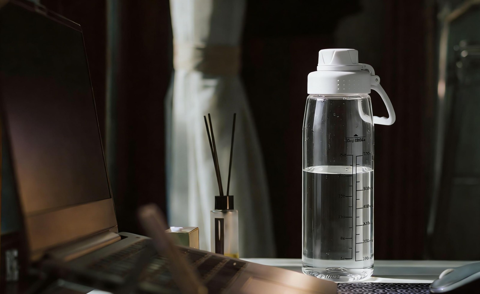 Water Bottle 32oz- BPA-Free Tritan Plastic Clear 32 Ounces,