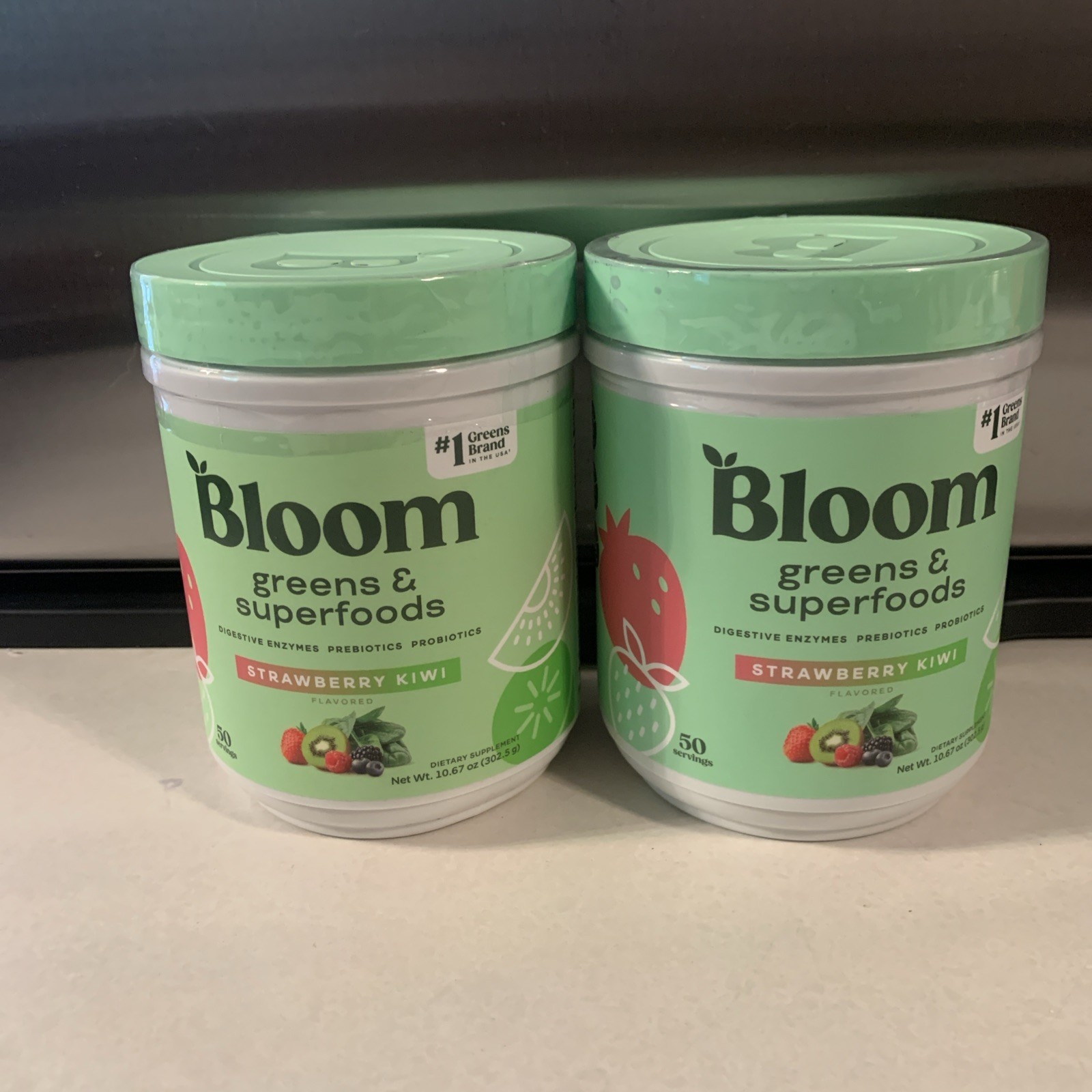 Bloom Greens & Superfoods Strawberry Kiwi 10.67 Oz 50 Servings 07/26 Lot Of 2