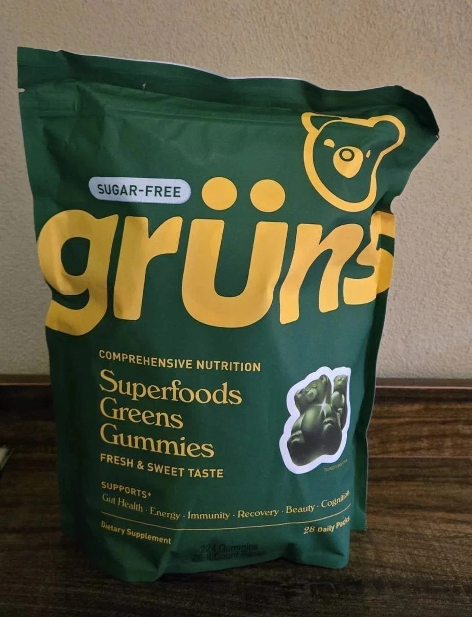 Gruns Adults Super Greens Gummies, SUGAR free Superfood Gummy Bears 28 Packs