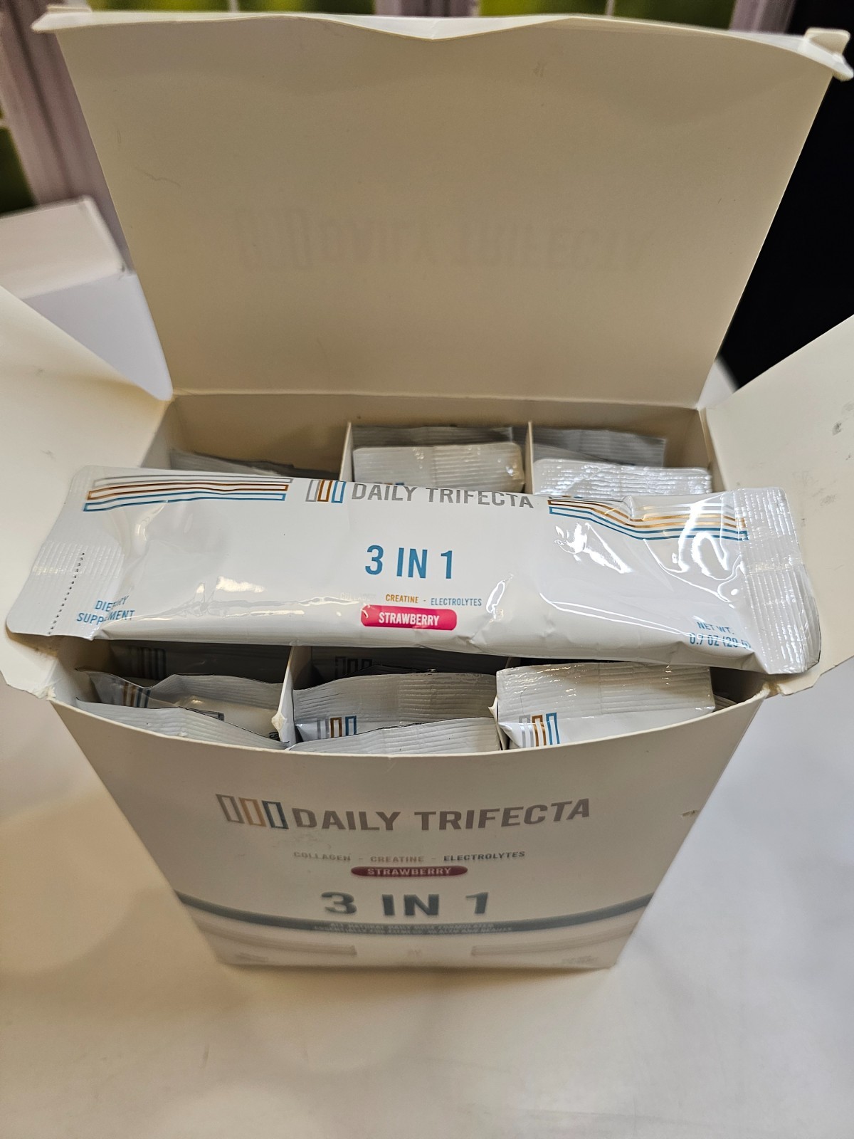Daily Trifecta 3 In 1 Stick Packs Drink Mix Collagen Creatine 30 pk Strawberry