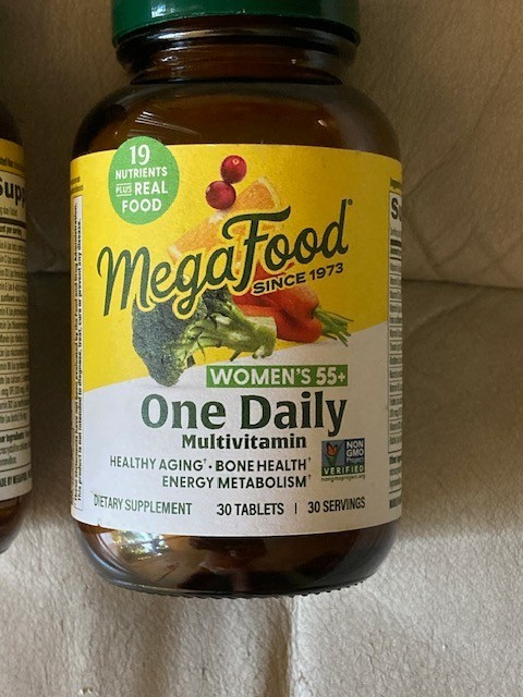 Sealed – MegaFood, Women Over 55 One Daily Vegetarian, 60 tablets.