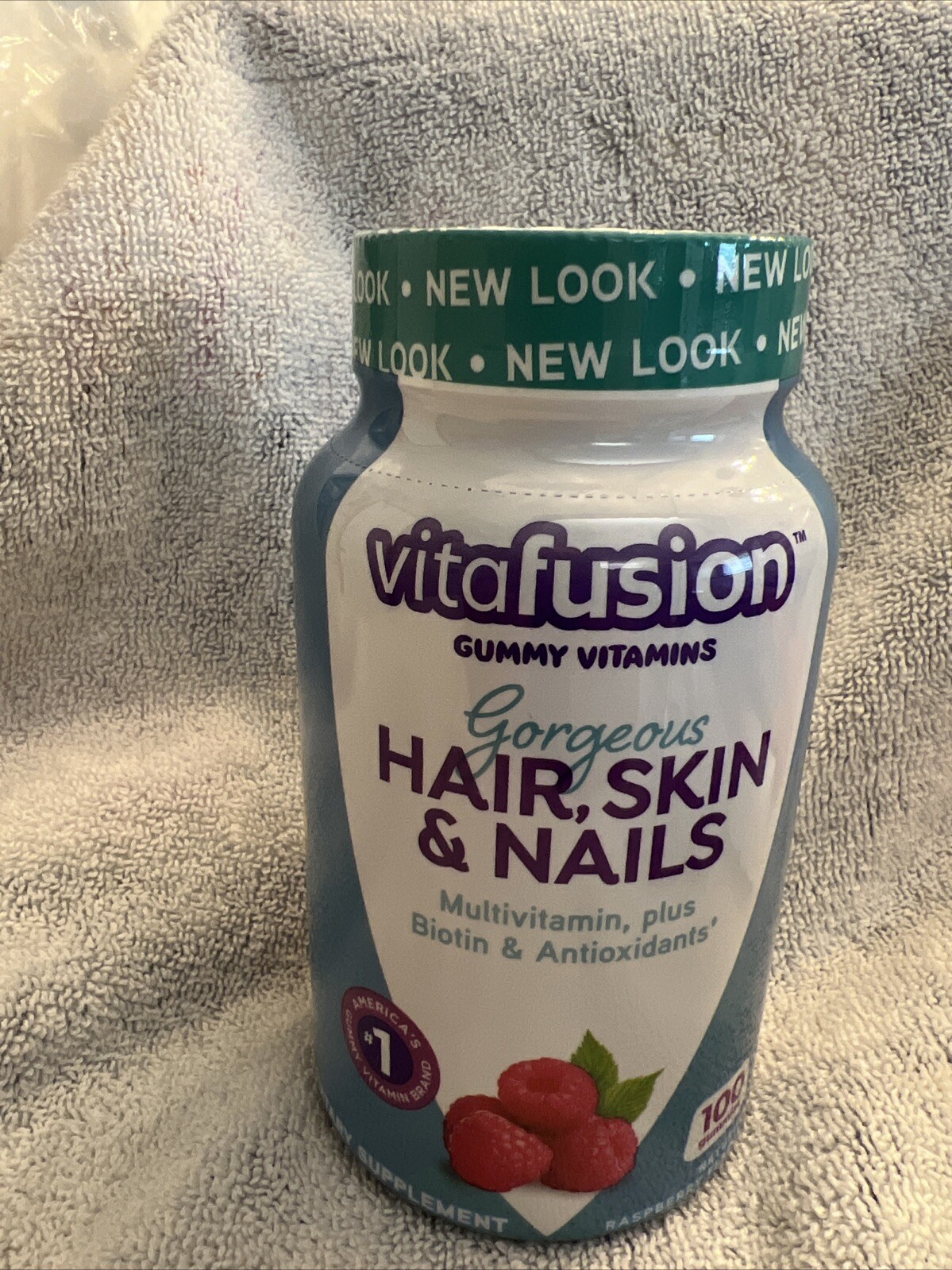 New Vitafusion Gorgeous Hair Skin & Nails Multivitamin 100 Gummies Exp 07/2025