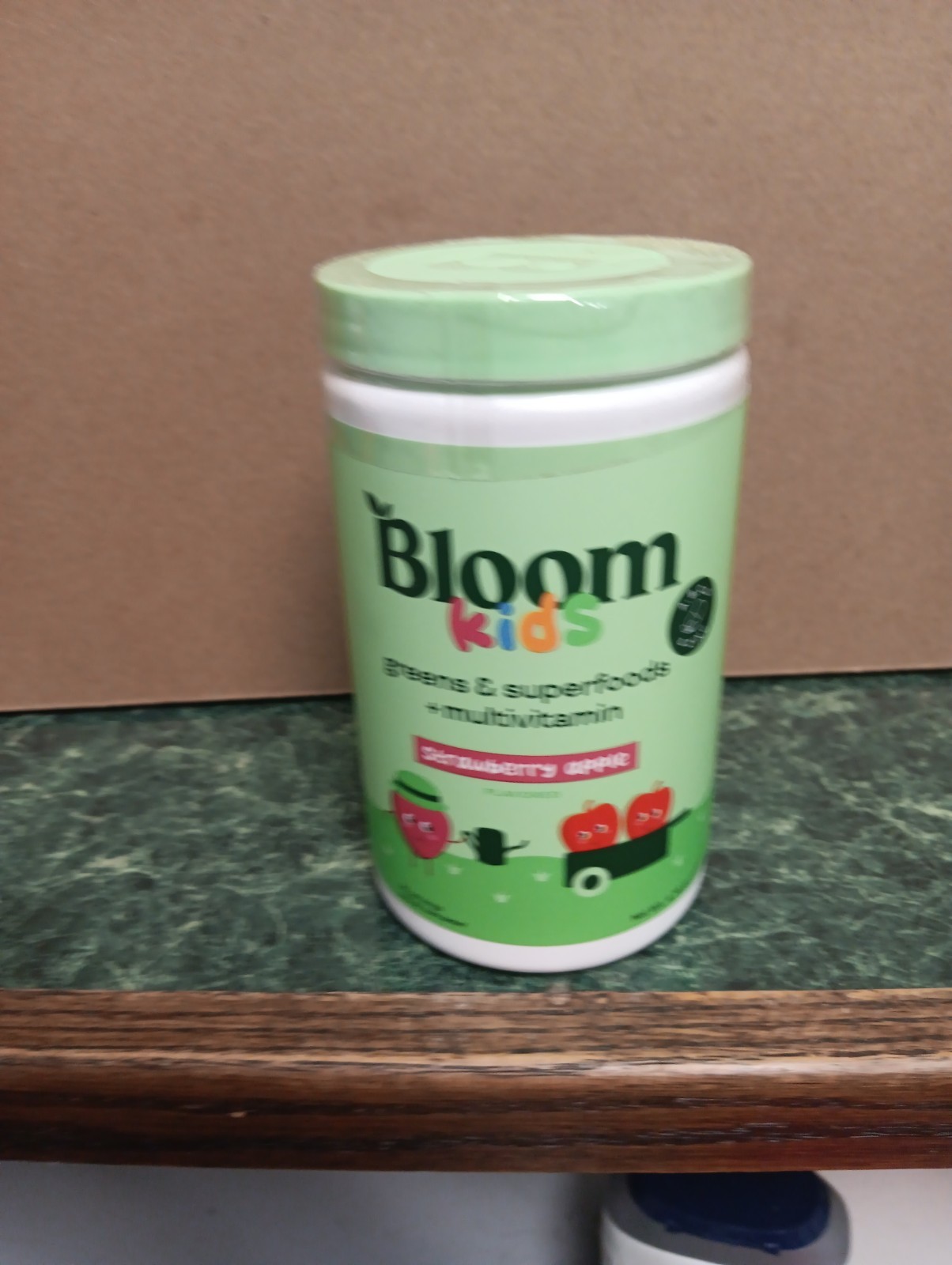 Bloom Kids~Greens & Superfoods +Multivitamin Powder •Strawberry Apple 7/2026