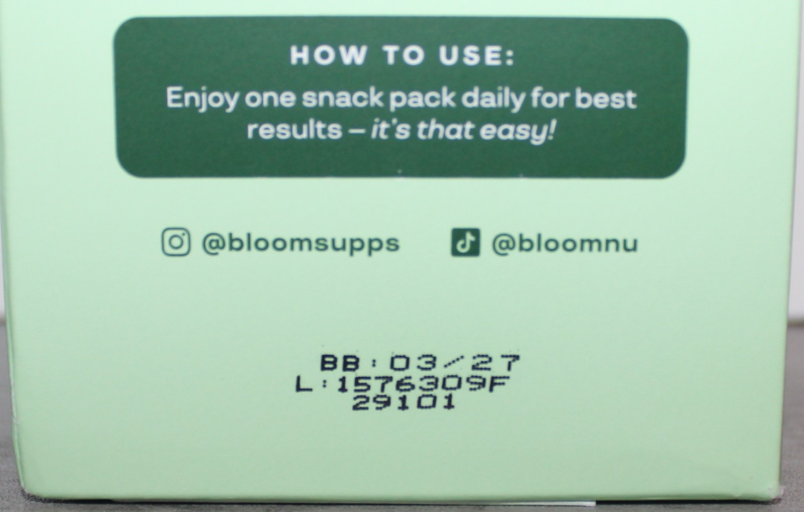BLOOM SUPERGREENS GUMMIES 12 PACKS + 3 EXTRA SEALED ~STRAWBERRY KIWI EXP 03/27~