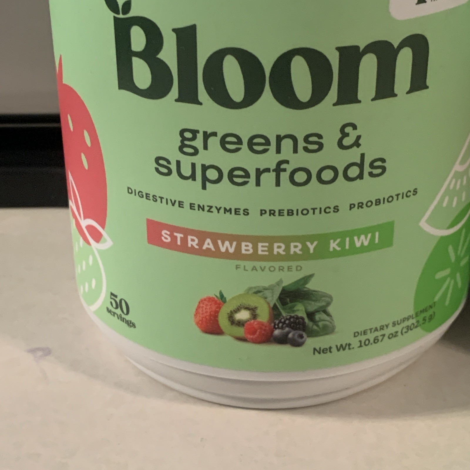 Bloom Greens & Superfoods Strawberry Kiwi 10.67 Oz 50 Servings 07/26 Lot Of 2