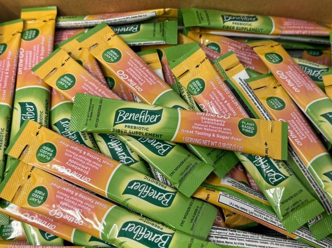 138 Stick Packs – Benefiber Prebiotic ON THE GO – Strawberry Lemonade – 01/2026