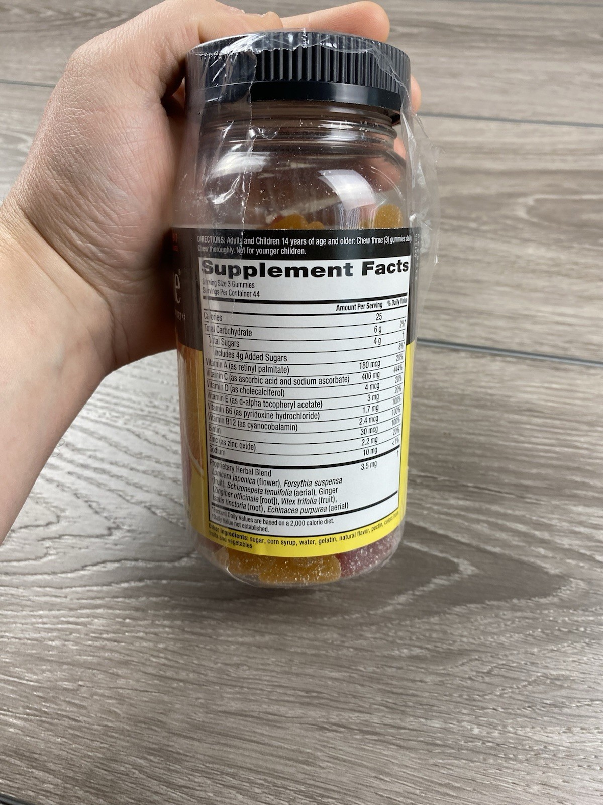 Airborne Essentials Vitamin C 400mg Orchard Fruit 132 Gummies Exp 05/2027