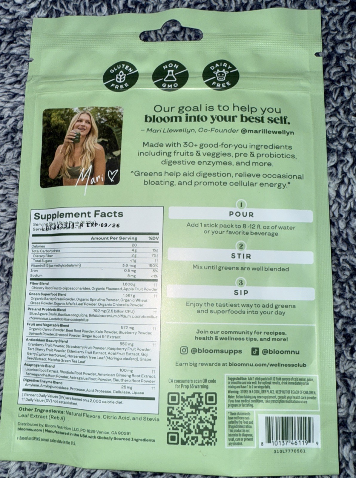 (40)BLOOM Nutrition Greens & Superfoods Powder Spiced Cranberry 5 Stick BB 09/26