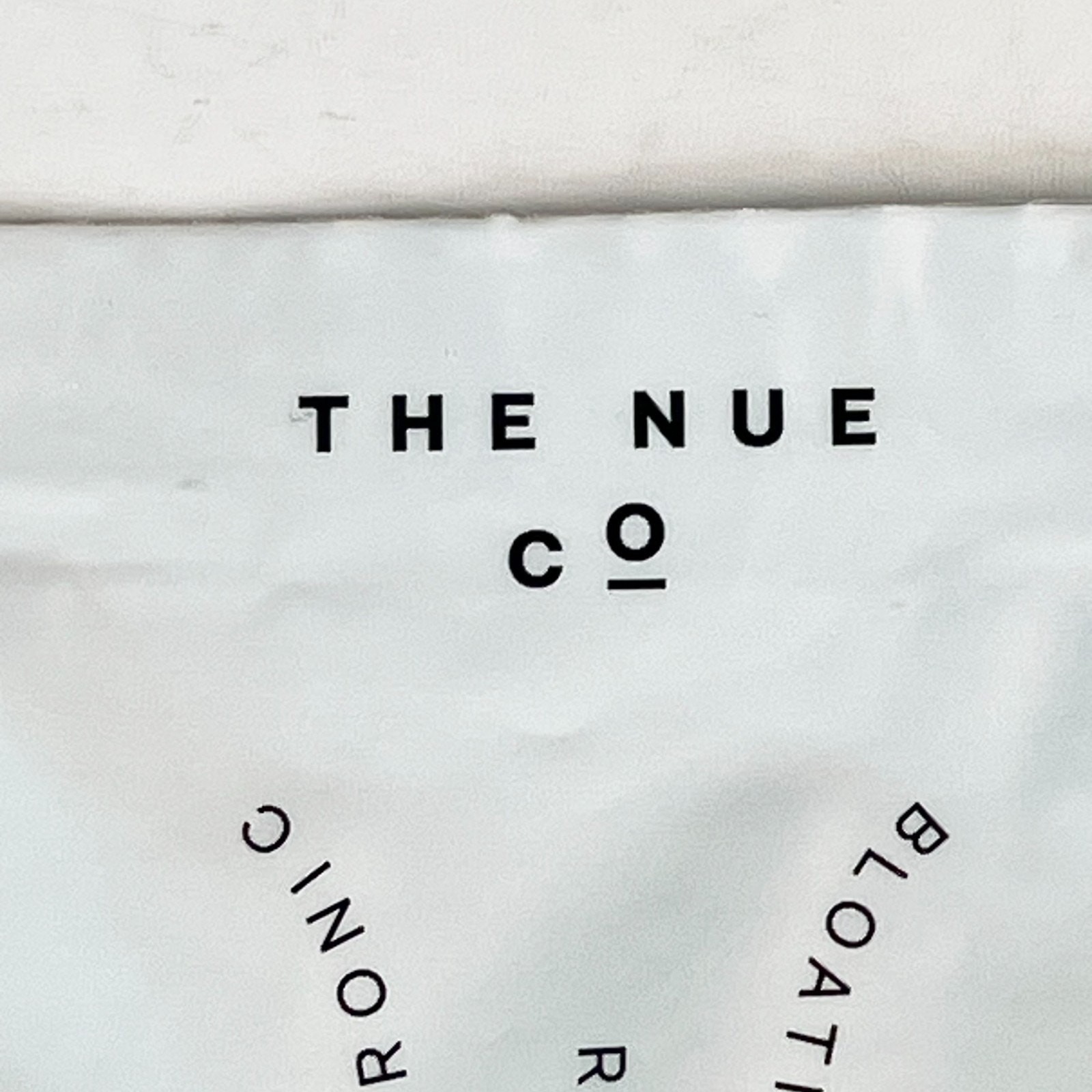 The Nue Co DeBloat+ Bloating Relief Supplement Gas 2 Capsules Sample Sealed New