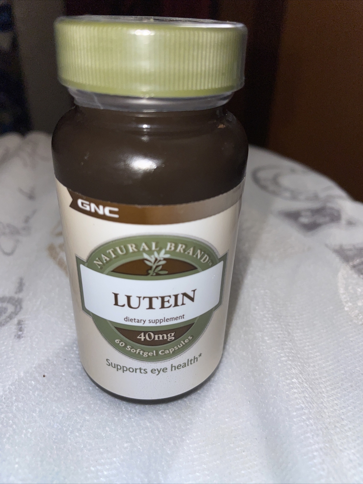 GNC Natural Brand Lutein 20mg, 60 Capsules, Supports Eye Health Ex: 01/2026