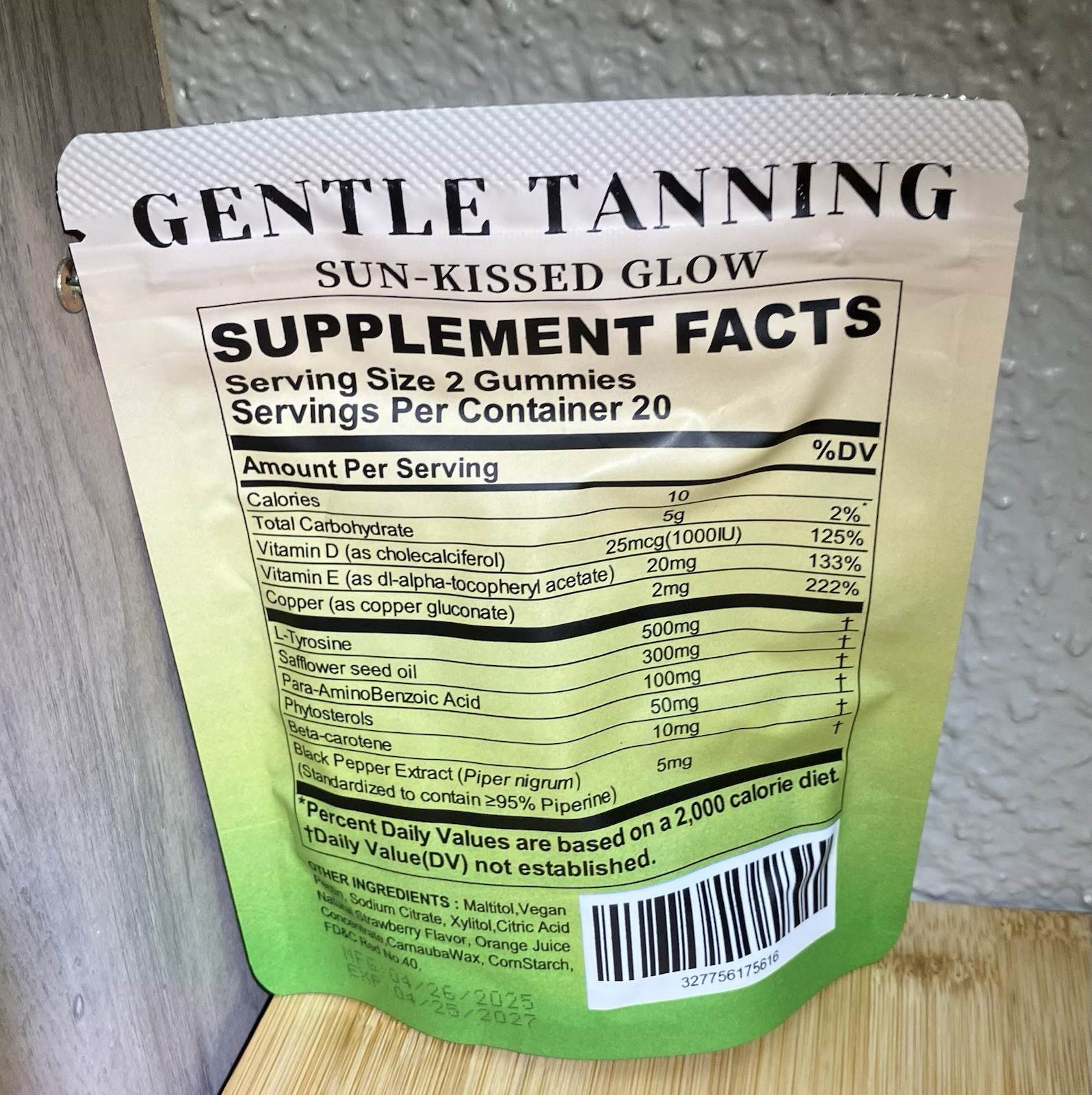 Daily Tanning Gummies 120g Sour Strawberry Flavored