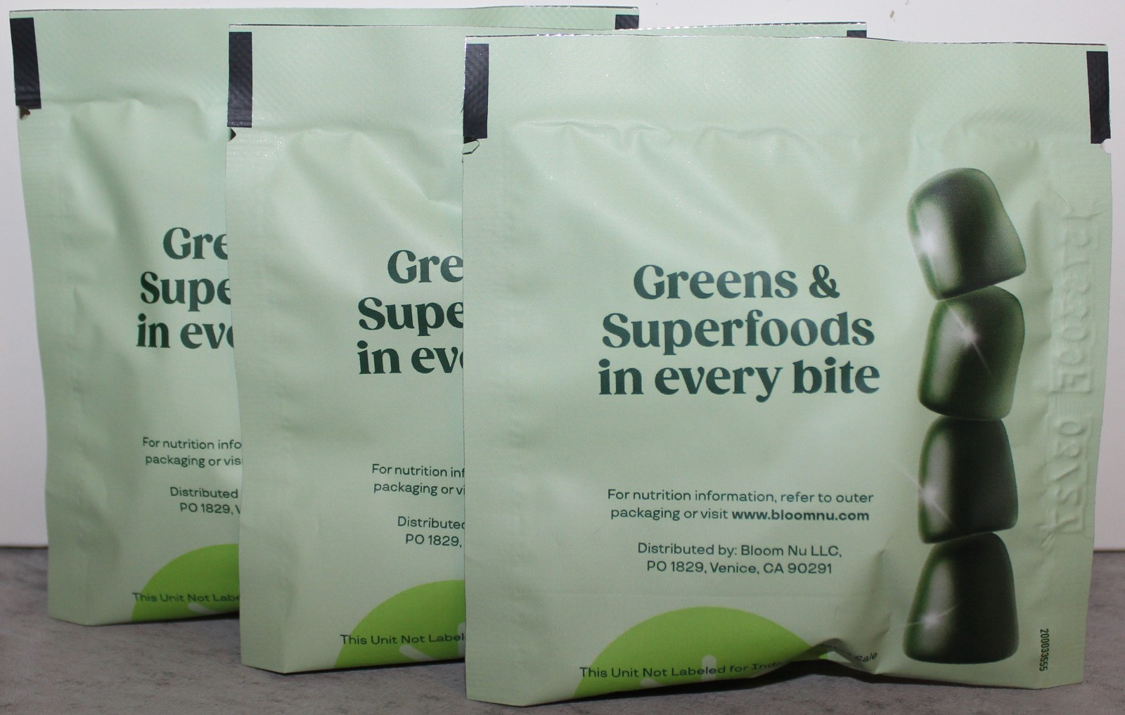 BLOOM SUPERGREENS GUMMIES 12 PACKS + 3 EXTRA SEALED ~STRAWBERRY KIWI EXP 03/27~